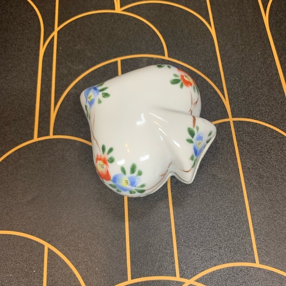 Vintage Nippon Hand Painted Spade Shaped Floral Trinket Box with Gold Gilt - Picture 3 of 12